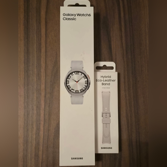 Galaxy Watch 6 Classic 47mm Silver Smartwatch W/ Extra HybridBand & Charger Puck - Picture 2 of 6